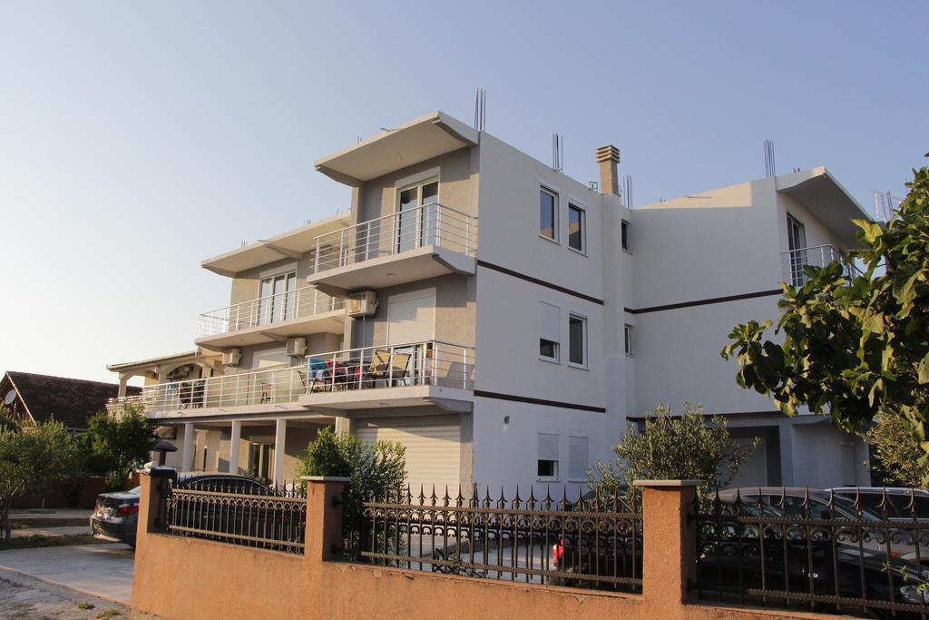 Apartments California Улцинь Экстерьер фото